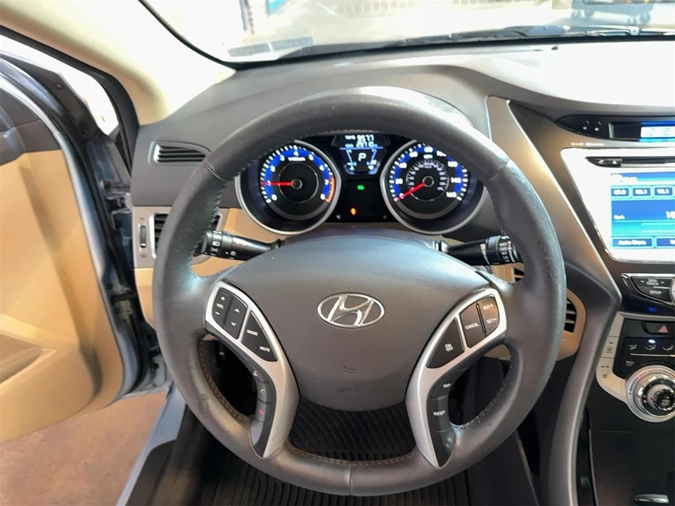 2012 Hyundai Elantra - Image 17 of 31