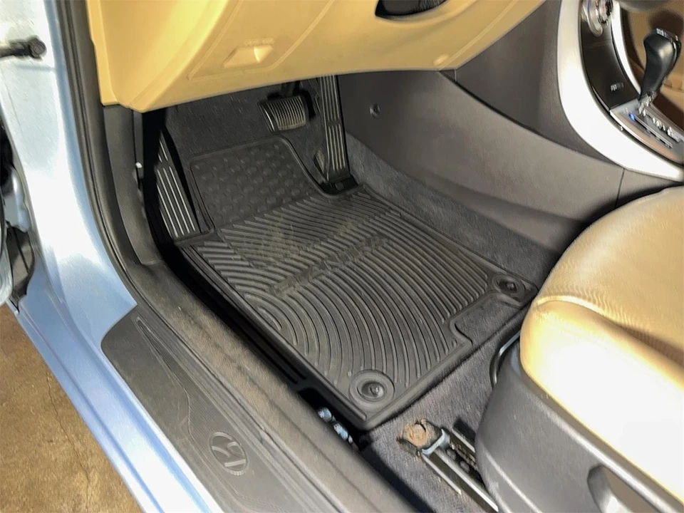 2012 Hyundai Elantra - Image 13 of 31