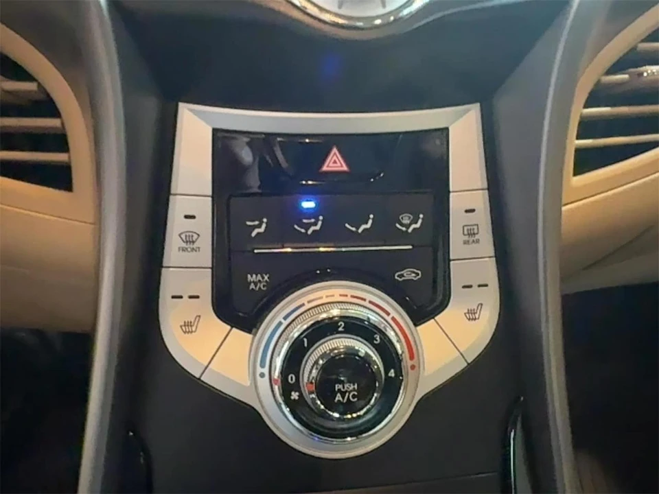 2012 Hyundai Elantra - Image 24 of 31