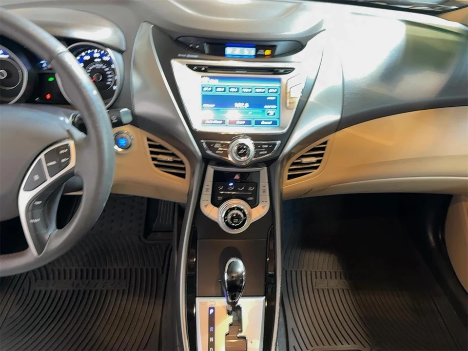 2012 Hyundai Elantra - Image 19 of 31