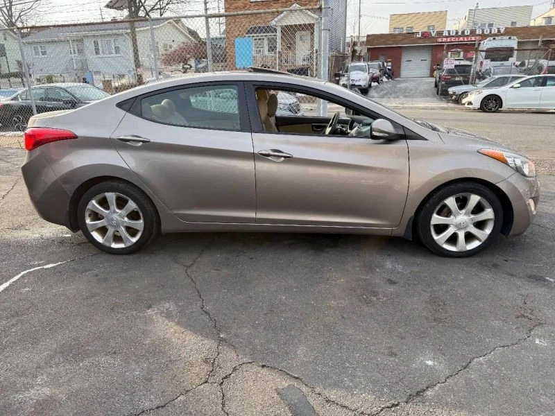 2012 Hyundai Elantra - Image 7 of 12