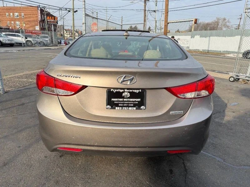 2012 Hyundai Elantra - Image 5 of 12