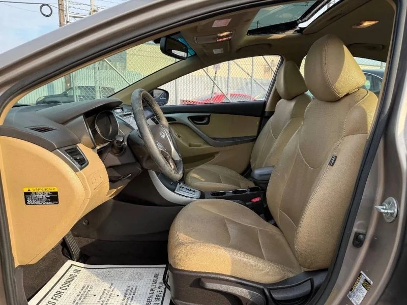 2012 Hyundai Elantra - Image 10 of 12