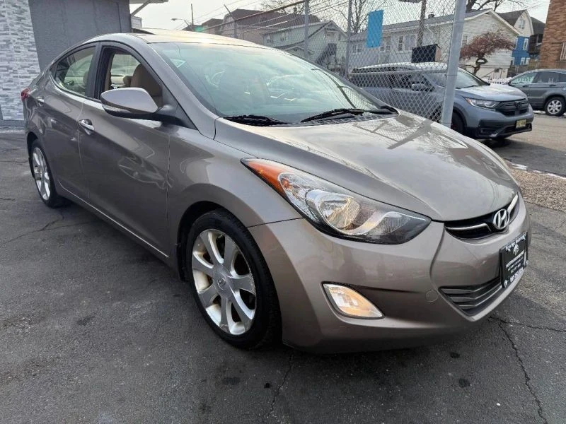 2012 Hyundai Elantra - Image 8 of 12
