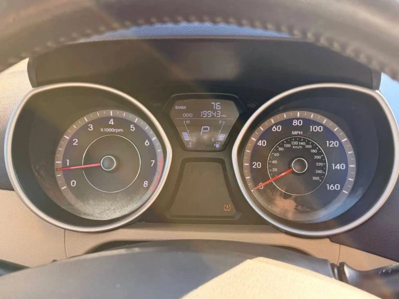 2012 Hyundai Elantra - Image 11 of 12