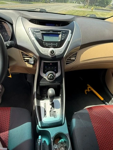 2012 Hyundai Elantra - Image 8 of 10
