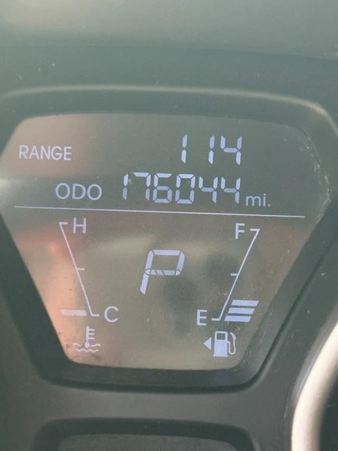 2012 Hyundai Elantra - Image 7 of 10