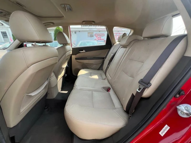 2012 Hyundai Elantra - Image 10 of 12