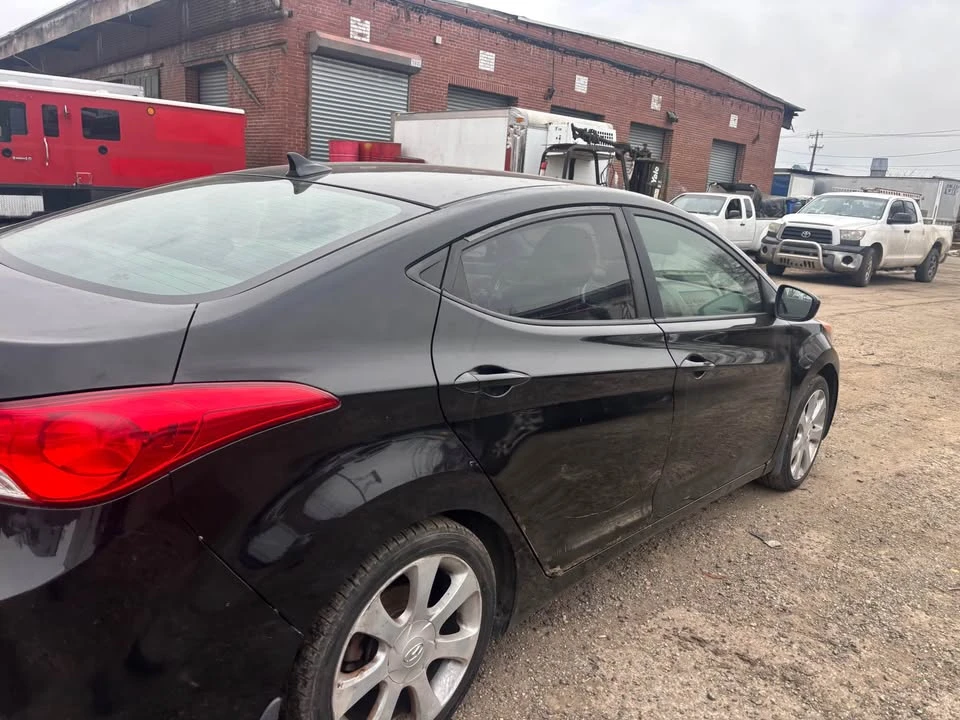 2012 Hyundai Elantra - Image 6 of 10