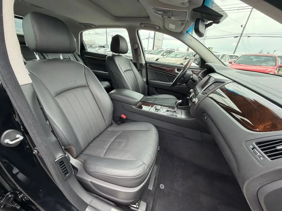 2012 Hyundai Equus - Image 15 of 18