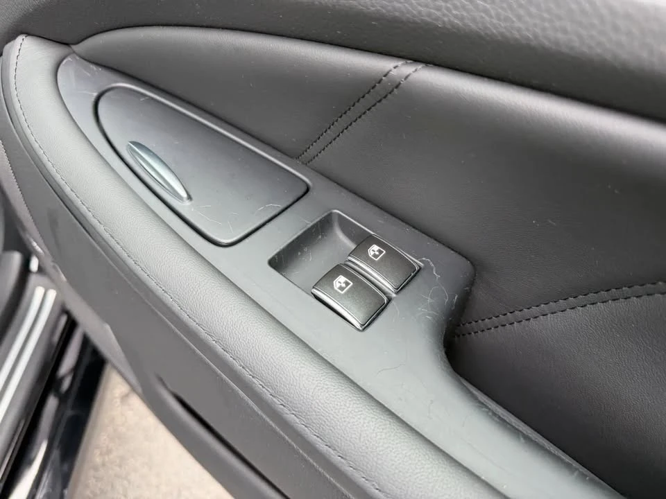 2012 Hyundai Equus - Image 14 of 18