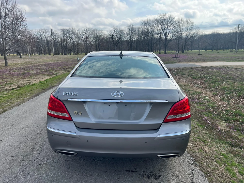 2012 Hyundai Equus - Image 11 of 31