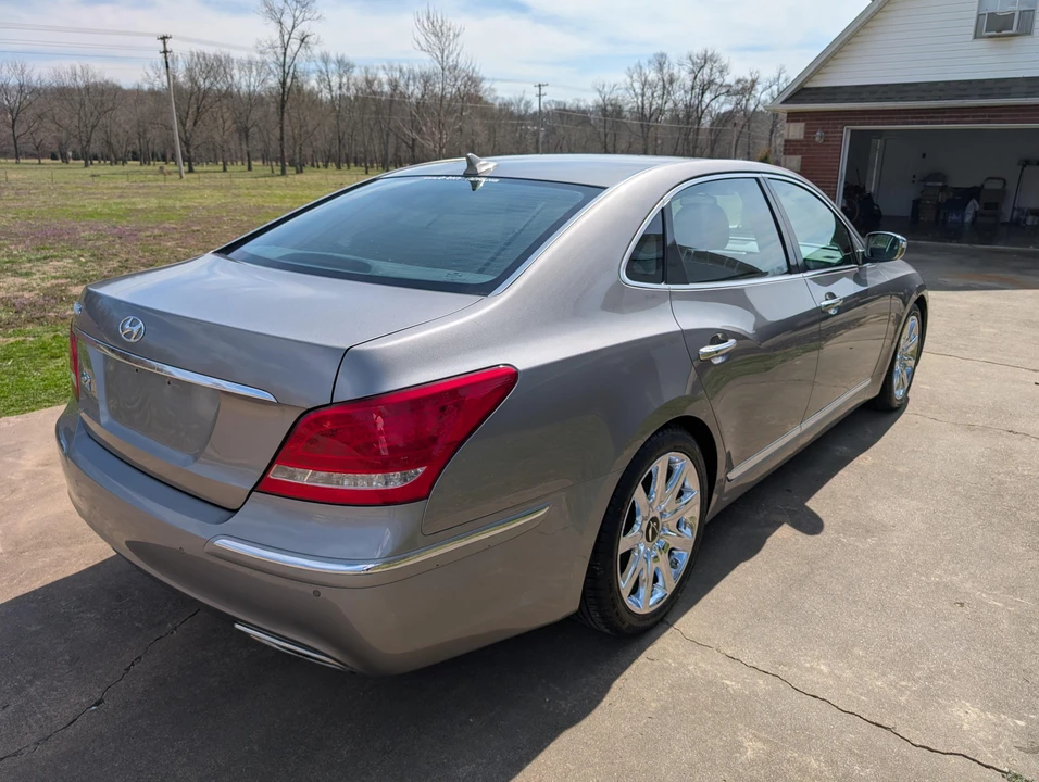 2012 Hyundai Equus - Image 13 of 31