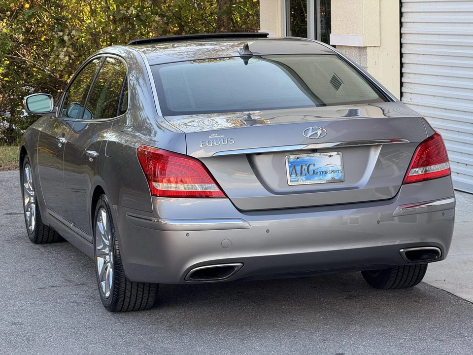 2012 Hyundai Equus - Image 28 of 31