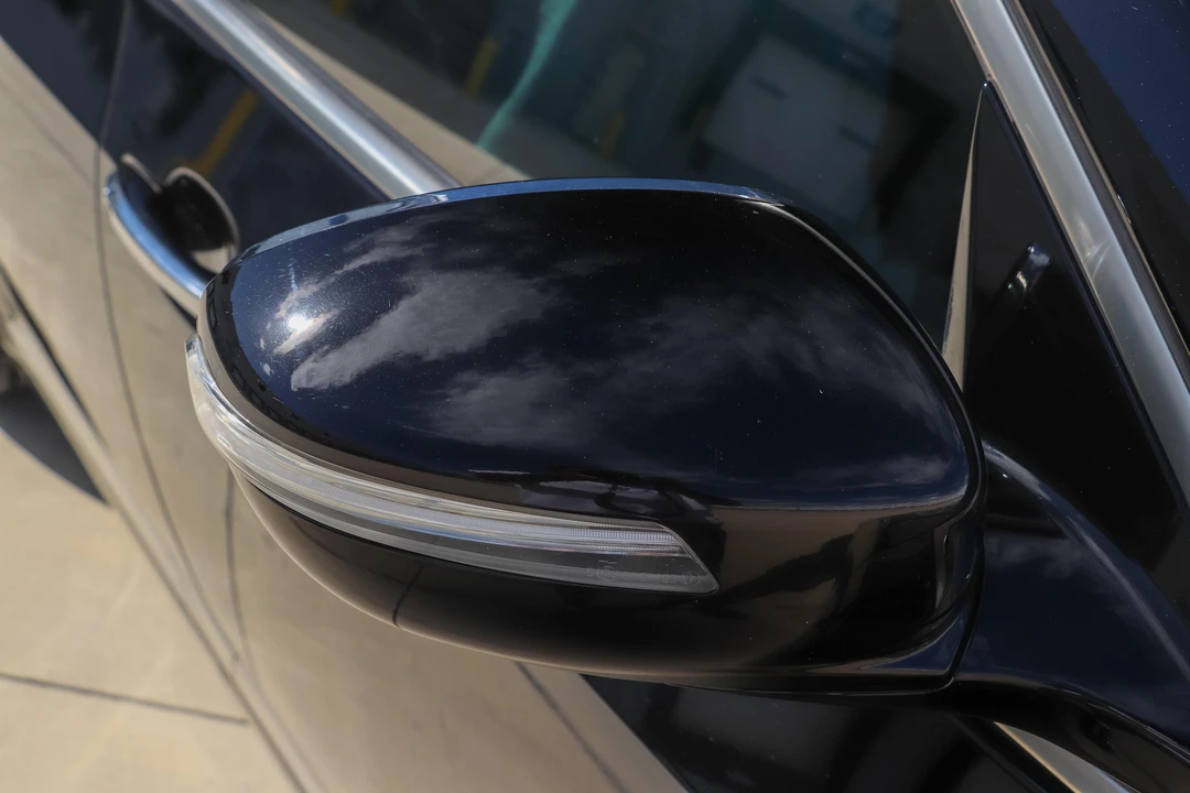 2012 Hyundai Equus - Image 16 of 23