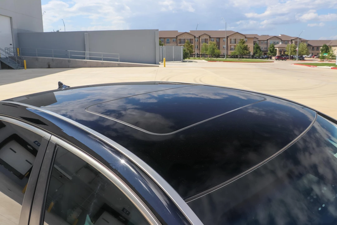 2012 Hyundai Equus - Image 19 of 23