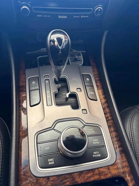 2012 Hyundai Equus - Image 9 of 12