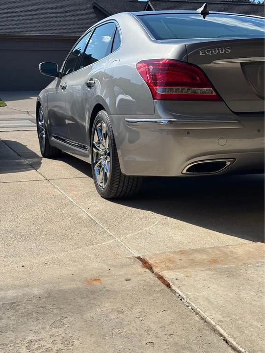 2012 Hyundai Equus - Image 2 of 12