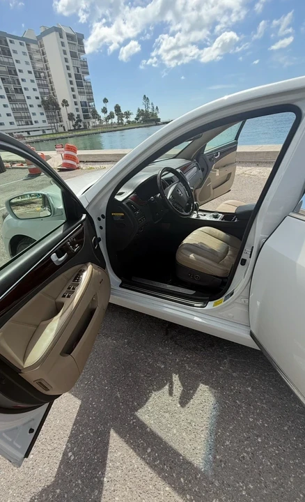 2012 Hyundai Equus - Image 15 of 21