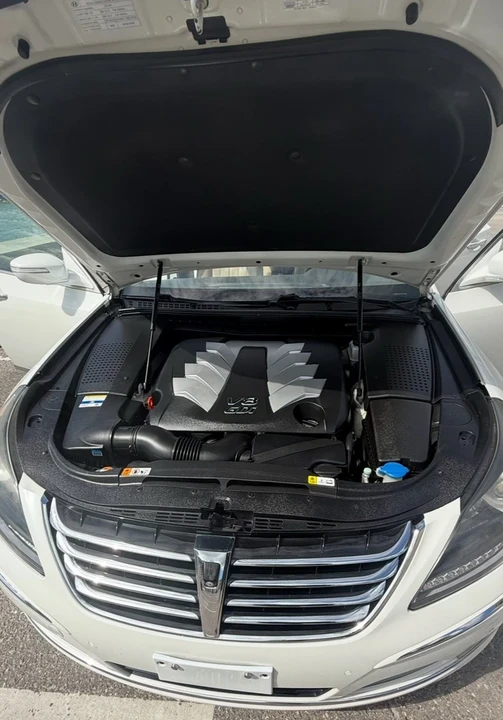 2012 Hyundai Equus - Image 18 of 21