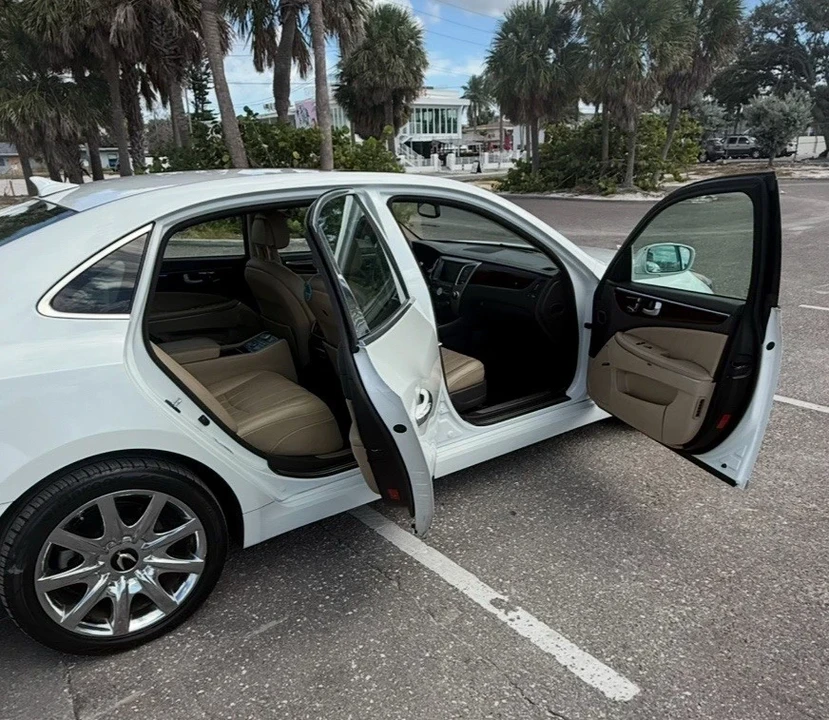 2012 Hyundai Equus - Image 11 of 21