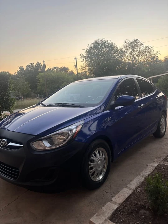 2012 Hyundai Accent - Image 3 of 9