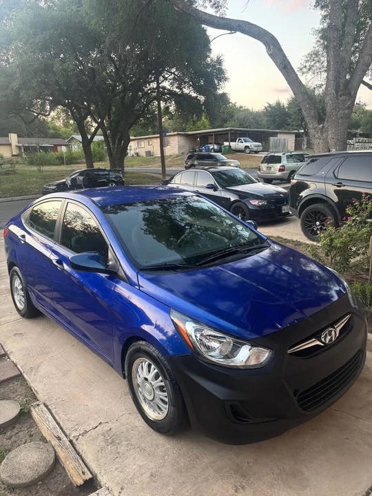 2012 Hyundai Accent - Image 2 of 9