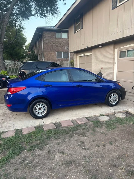 2012 Hyundai Accent - Image 5 of 9