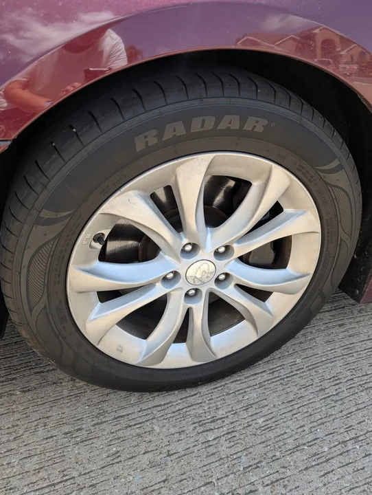 2012 Hyundai Genesis - Image 6 of 11