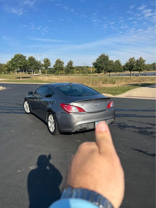 2012 Hyundai Genesis - Image 2 of 8