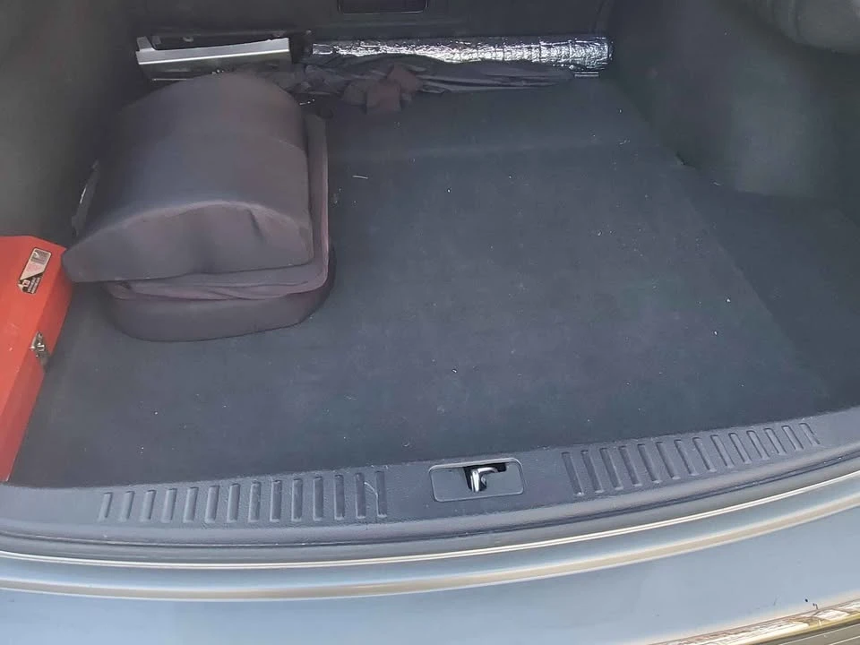 2012 Hyundai Genesis - Image 7 of 7