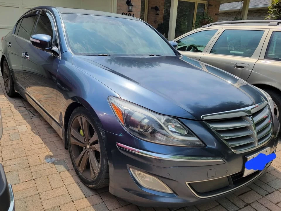 2012 Hyundai Genesis - Image 2 of 7