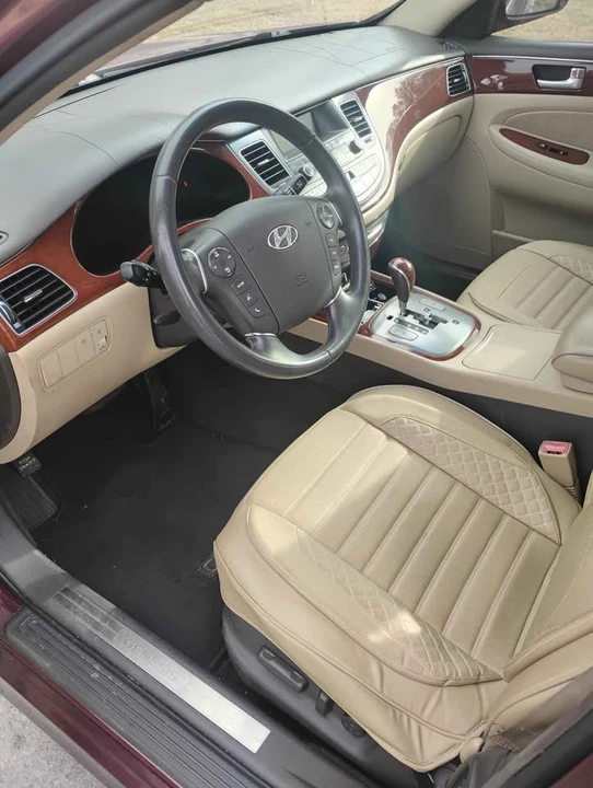 2012 Hyundai Genesis - Image 4 of 8