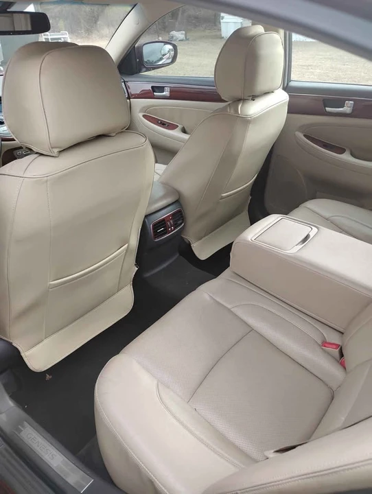 2012 Hyundai Genesis - Image 5 of 8