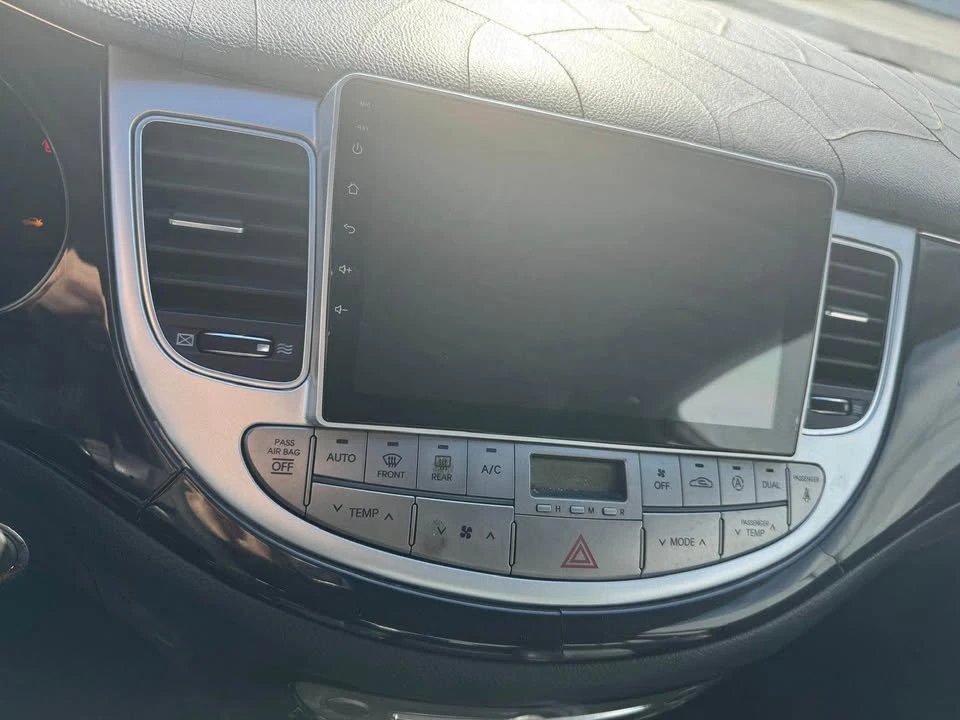 2012 Hyundai Genesis - Image 5 of 7