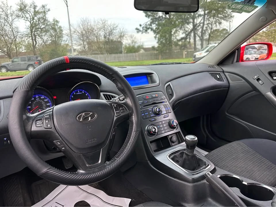 2012 Hyundai Genesis - Image 15 of 20