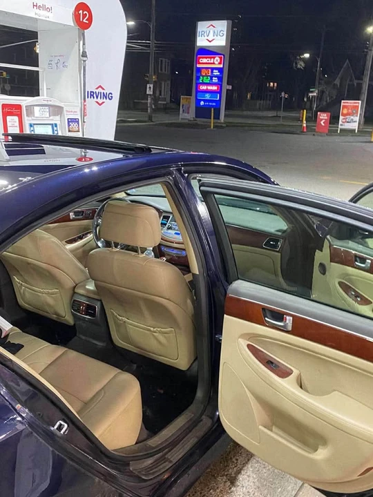 2012 Hyundai Genesis - Image 5 of 5