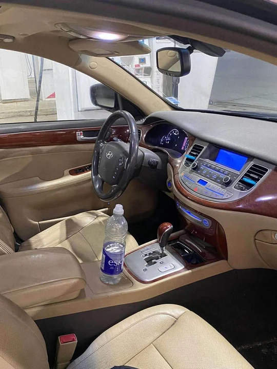 2012 Hyundai Genesis - Image 4 of 5
