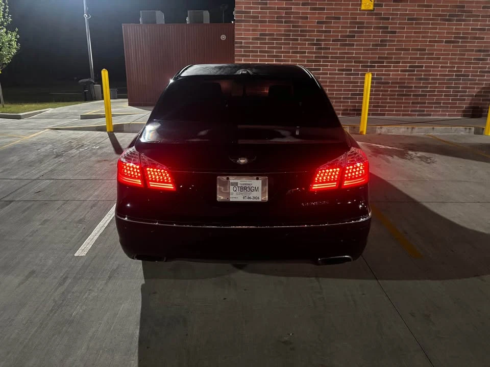 2012 Hyundai Genesis - Image 2 of 6