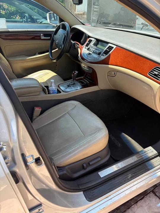 2012 Hyundai Genesis - Image 3 of 7