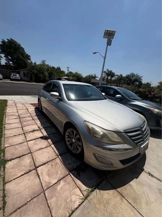 2012 Hyundai Genesis - Image 7 of 7