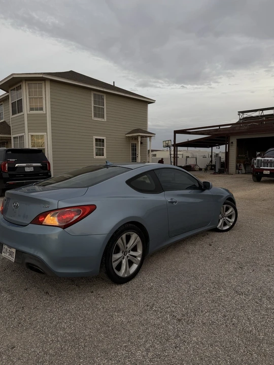 2012 Hyundai Genesis - Image 4 of 11