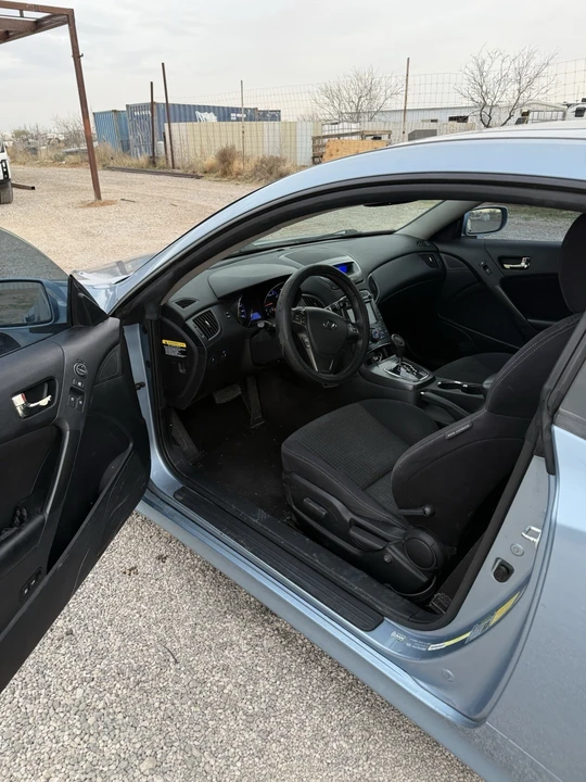 2012 Hyundai Genesis - Image 6 of 11