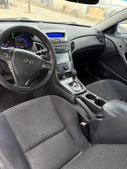 2012 Hyundai Genesis - Image 7 of 11