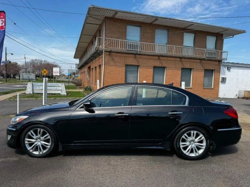 2012 Hyundai Genesis - Image 9 of 12