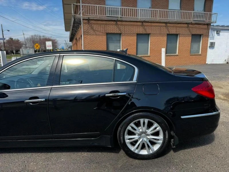 2012 Hyundai Genesis - Image 8 of 12