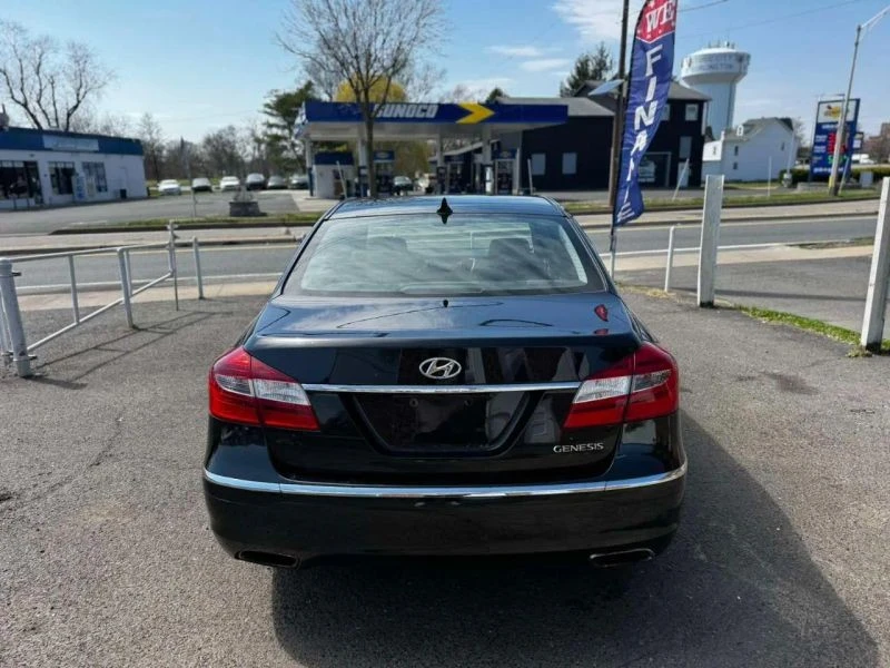2012 Hyundai Genesis - Image 11 of 12