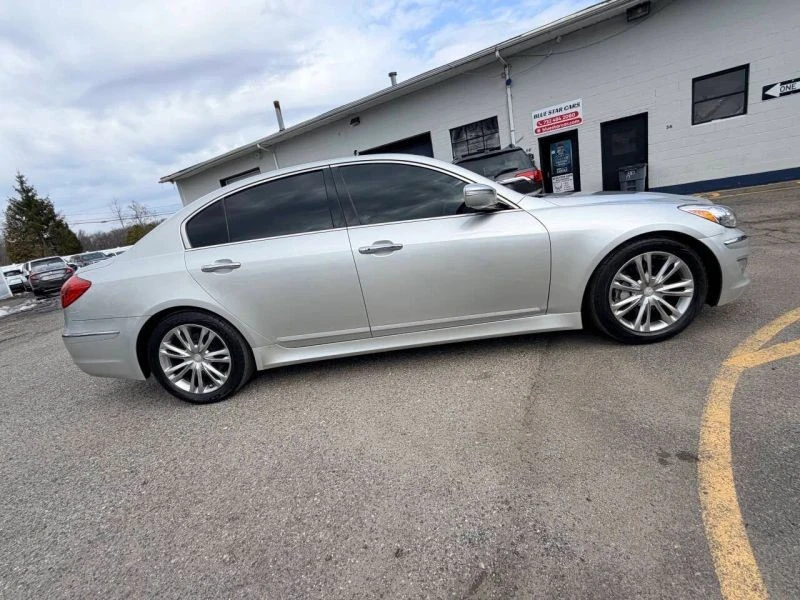 2012 Hyundai Genesis - Image 10 of 12