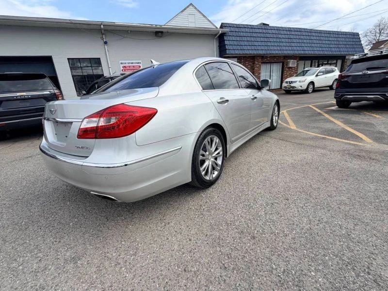 2012 Hyundai Genesis - Image 11 of 12