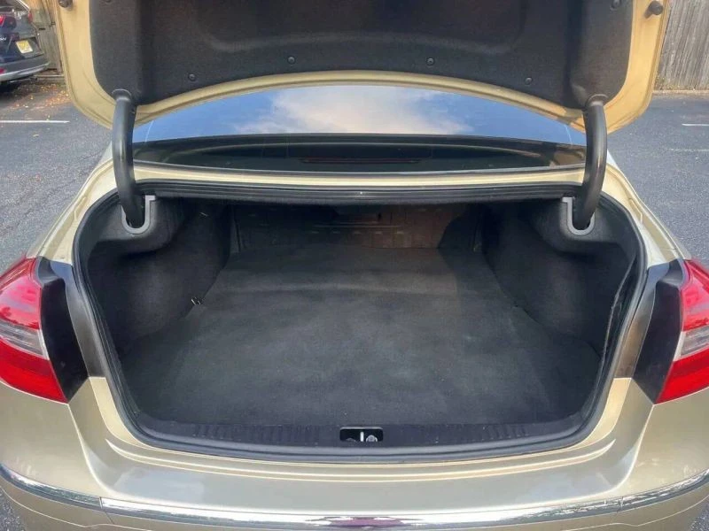 2012 Hyundai Genesis - Image 11 of 12